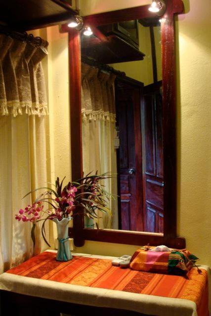 Riverside Guesthouse Луанґпхабанґ Номер фото